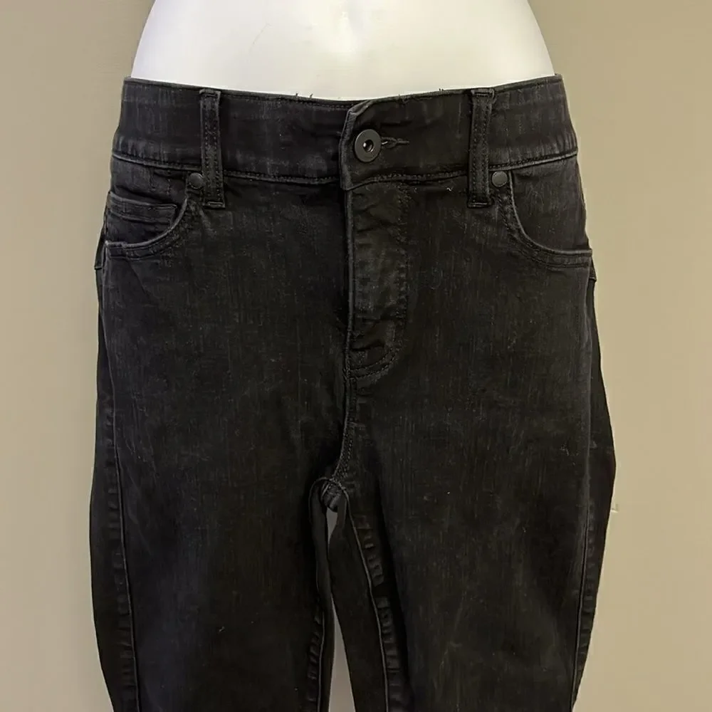 Torrid Black “Feel the Fit” Crop Bombshell Skinny Jeans- Size 10
